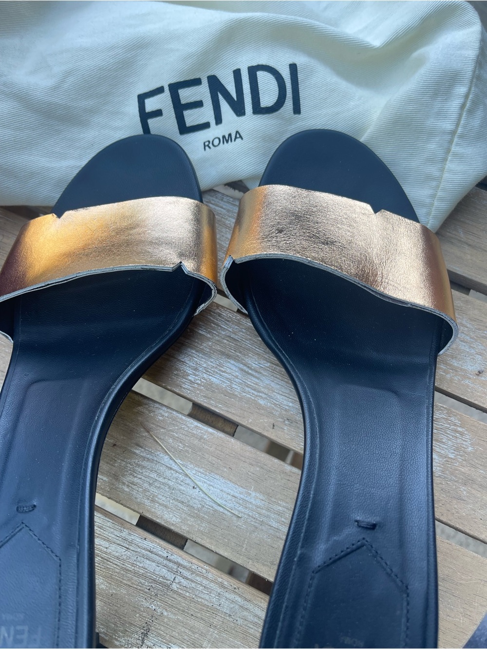 Fendi FFreedom Metallic Leather Sandals shoes Fluted Kitten Heel - Size 38 7.5 - Picture 3 of 9